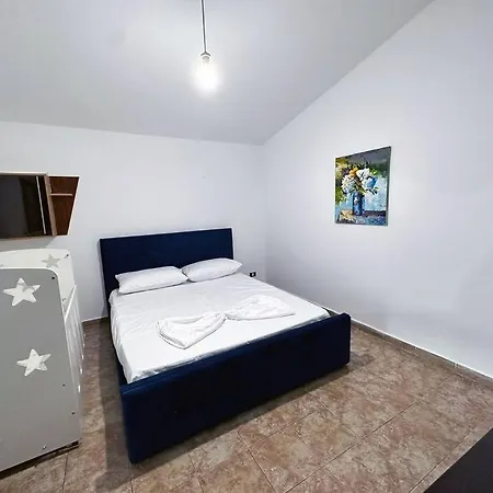 Byram Apartment *